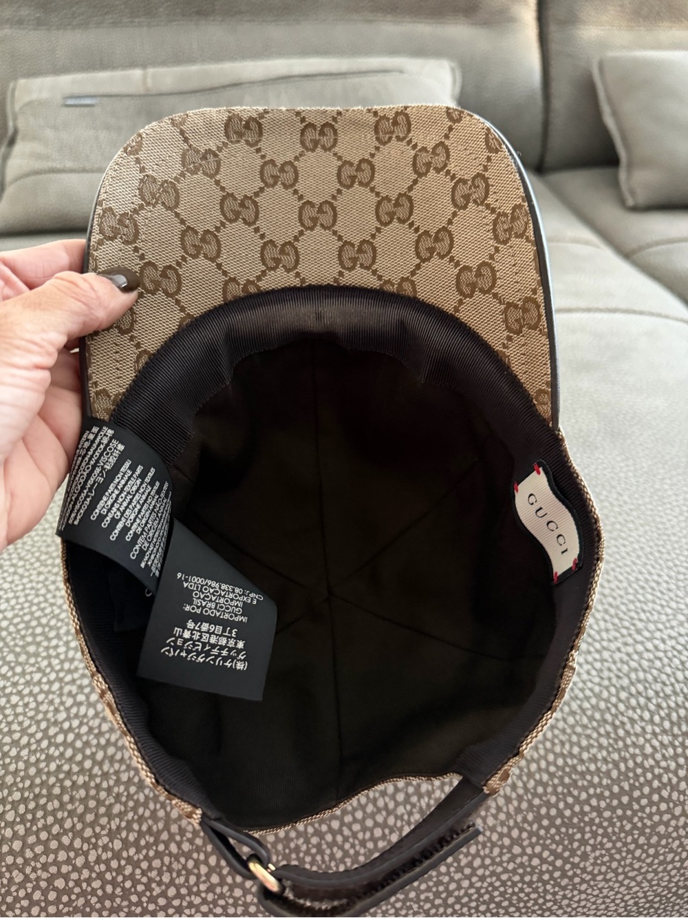 Gucci hat! Perfect condition for men’s or women - Picture 6 of 6